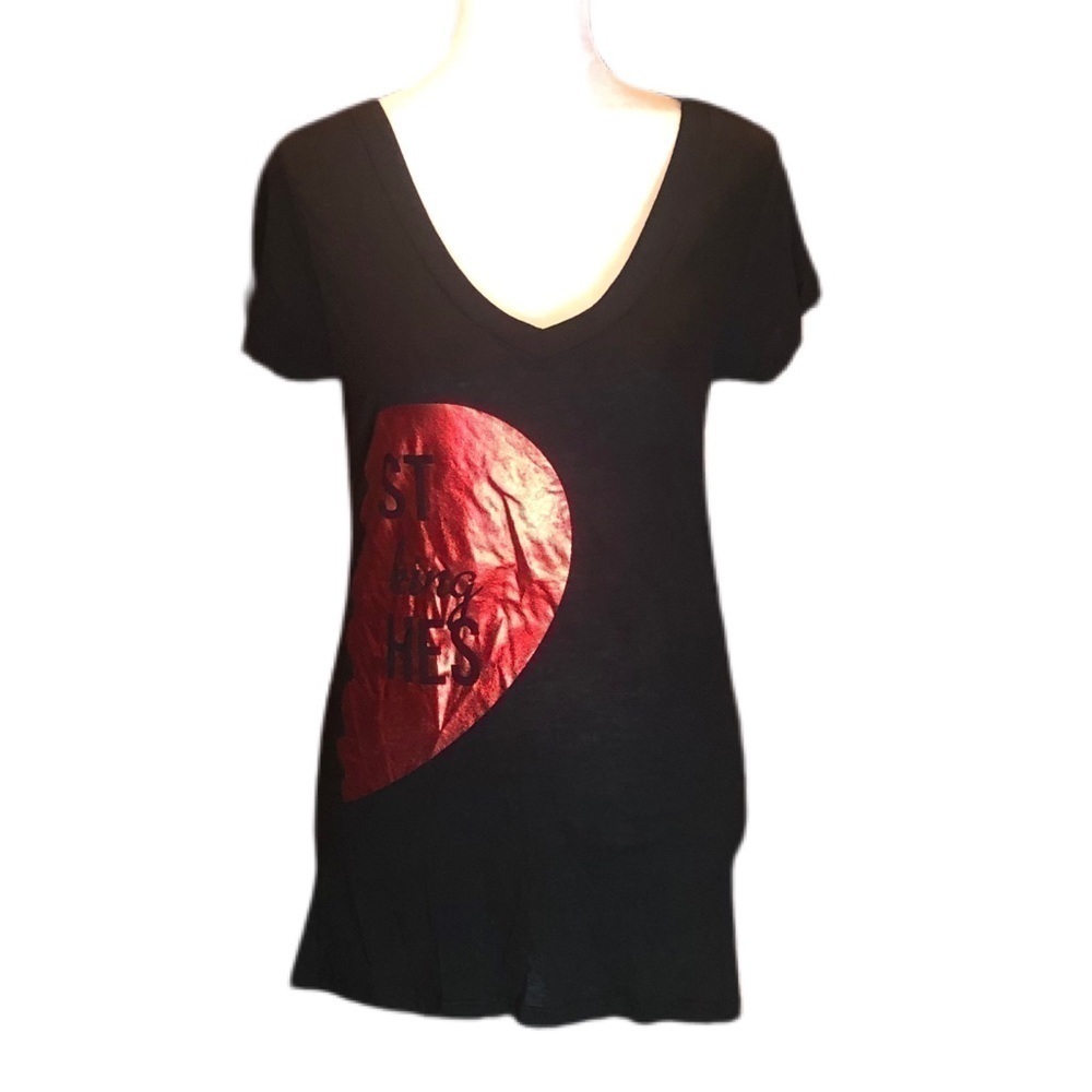 SPENCER’S NWT Black V-Neck Tee Other half of BFF tee Size M